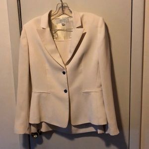Tahari Woman’s Suit size 10